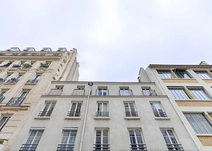 Atypique Au Coeur De Batignolles