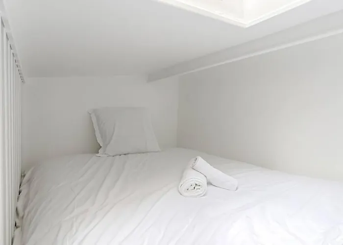 Appartement Atypique Au Coeur De Batignolles Parijs