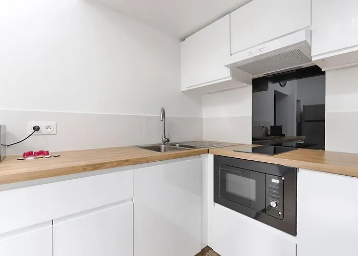 Appartement Atypique Au Coeur De Batignolles